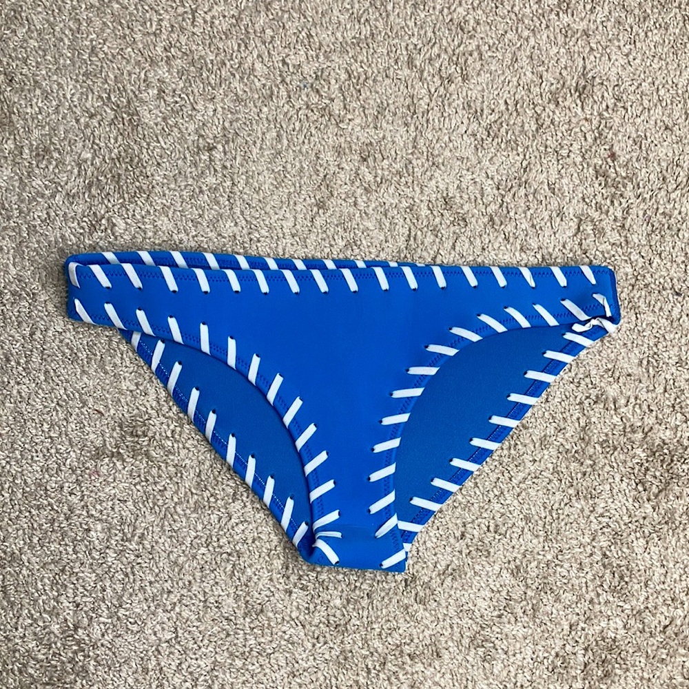 Qins Swimwear | Size M